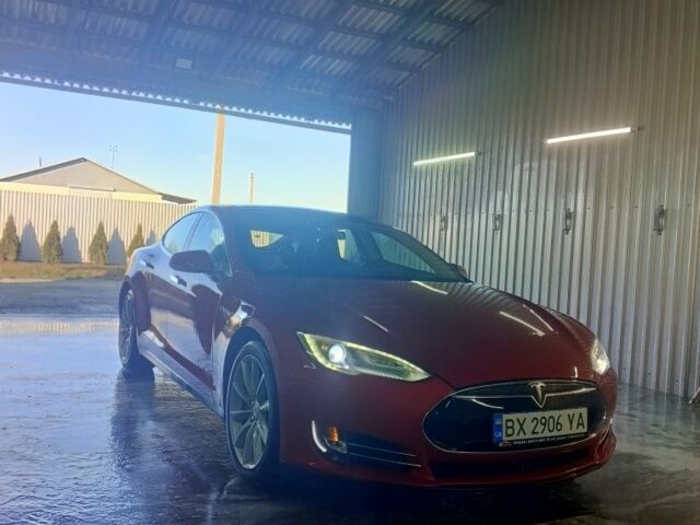 Красный Тесла Модель С, объемом двигателя 0 л и пробегом 87 тыс. км за 11000 $, фото 2 на Automoto.ua