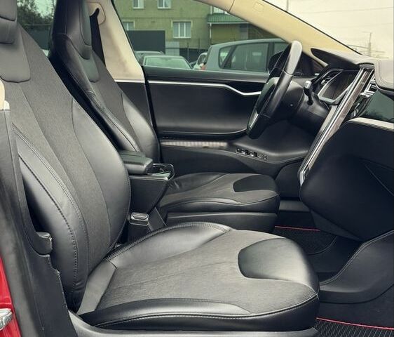 Червоний Тесла Модель С, об'ємом двигуна 0 л та пробігом 68 тис. км за 12900 $, фото 17 на Automoto.ua