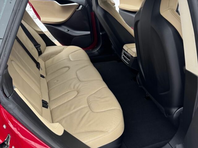 Червоний Тесла Модель С, об'ємом двигуна 0 л та пробігом 180 тис. км за 10500 $, фото 5 на Automoto.ua