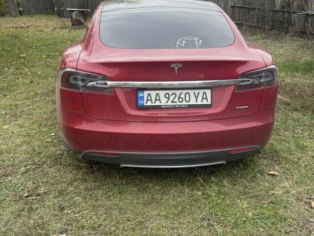 Красный Тесла Модель С, объемом двигателя 0 л и пробегом 140 тыс. км за 14000 $, фото 3 на Automoto.ua