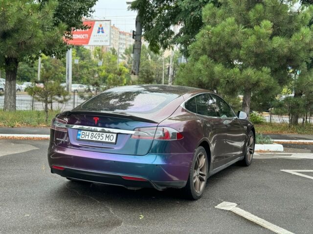 Красный Тесла Модель С, объемом двигателя 0 л и пробегом 115 тыс. км за 15999 $, фото 13 на Automoto.ua