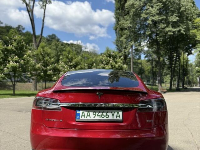Красный Тесла Модель С, объемом двигателя 0 л и пробегом 84 тыс. км за 14999 $, фото 5 на Automoto.ua