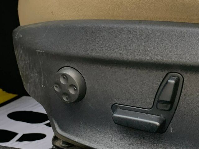 Червоний Тесла Модель С, об'ємом двигуна 85 л та пробігом 135 тис. км за 24300 $, фото 9 на Automoto.ua