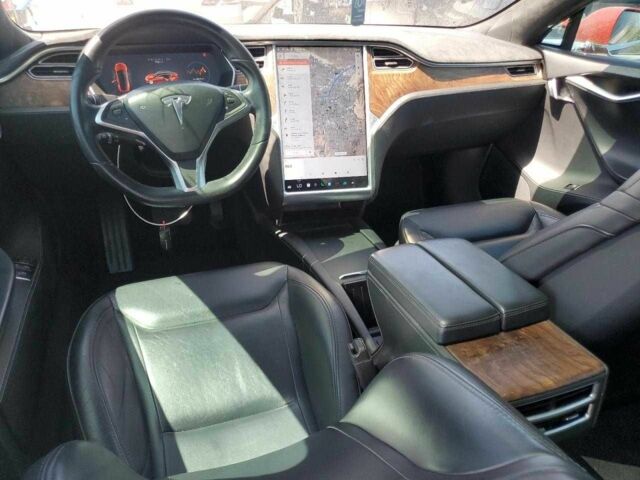 Красный Тесла Модель С, объемом двигателя 0 л и пробегом 78 тыс. км за 4200 $, фото 6 на Automoto.ua