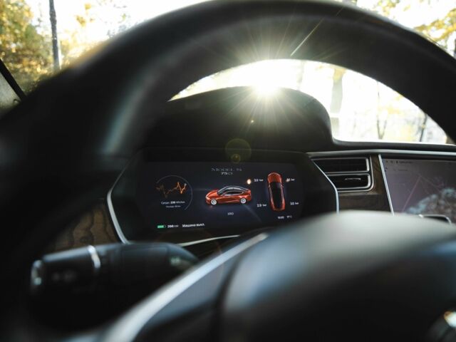 Червоний Тесла Модель С, об'ємом двигуна 0 л та пробігом 122 тис. км за 18500 $, фото 3 на Automoto.ua