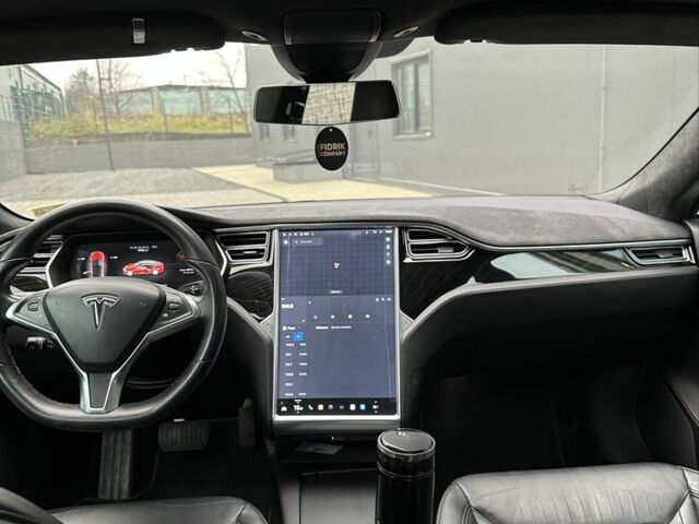 Красный Тесла Модель С, объемом двигателя 0 л и пробегом 226 тыс. км за 13800 $, фото 6 на Automoto.ua