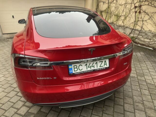 Красный Тесла Модель С, объемом двигателя 0 л и пробегом 75 тыс. км за 15500 $, фото 5 на Automoto.ua