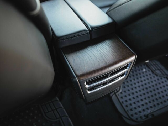 Червоний Тесла Модель С, об'ємом двигуна 0 л та пробігом 122 тис. км за 18500 $, фото 11 на Automoto.ua