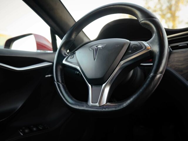 Червоний Тесла Модель С, об'ємом двигуна 0 л та пробігом 122 тис. км за 18500 $, фото 15 на Automoto.ua