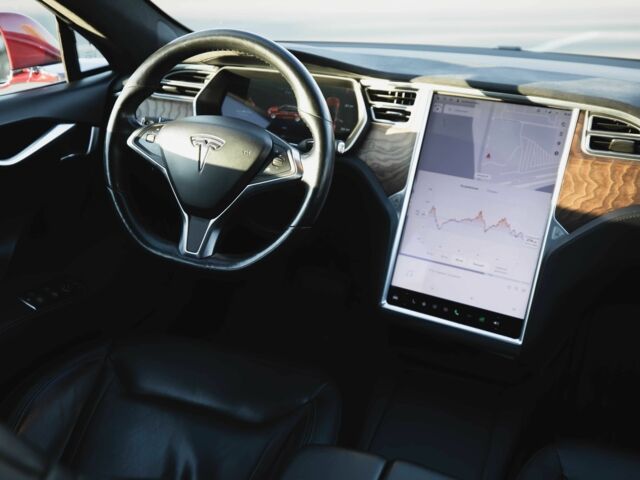 Червоний Тесла Модель С, об'ємом двигуна 0 л та пробігом 122 тис. км за 18500 $, фото 1 на Automoto.ua