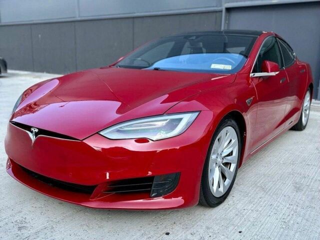 Красный Тесла Модель С, объемом двигателя 0 л и пробегом 199 тыс. км за 13500 $, фото 2 на Automoto.ua