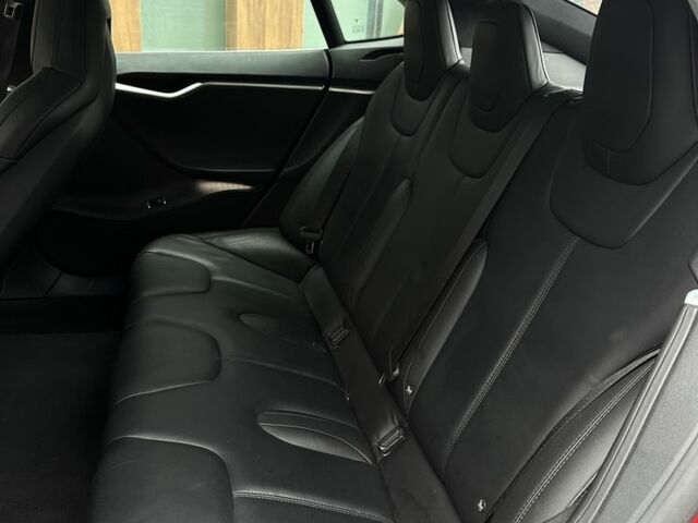 Красный Тесла Модель С, объемом двигателя 0 л и пробегом 226 тыс. км за 13800 $, фото 7 на Automoto.ua