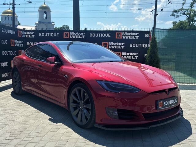 Красный Тесла Модель С, объемом двигателя 0 л и пробегом 42 тыс. км за 46500 $, фото 2 на Automoto.ua