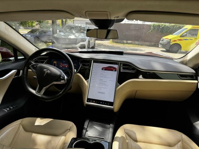 Красный Тесла Модель С, объемом двигателя 0 л и пробегом 180 тыс. км за 16500 $, фото 12 на Automoto.ua