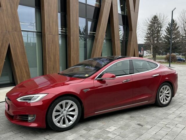 Красный Тесла Модель С, объемом двигателя 0 л и пробегом 226 тыс. км за 13800 $, фото 3 на Automoto.ua