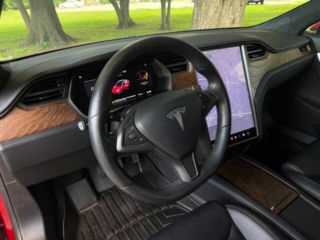 Красный Тесла Модель С, объемом двигателя 0 л и пробегом 37 тыс. км за 19900 $, фото 11 на Automoto.ua