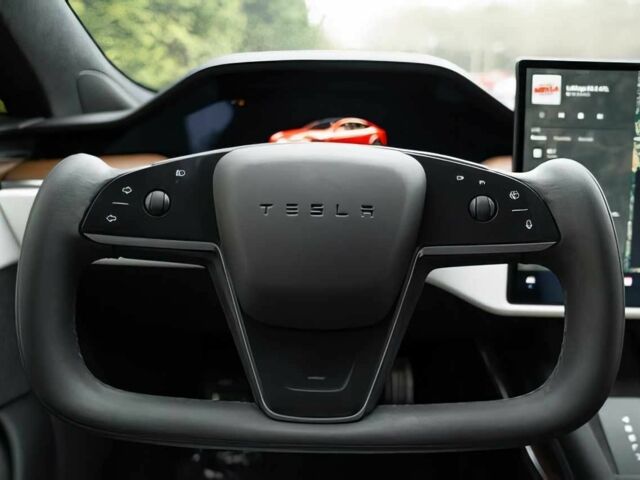 Красный Тесла Модель С, объемом двигателя 0 л и пробегом 20 тыс. км за 12500 $, фото 12 на Automoto.ua