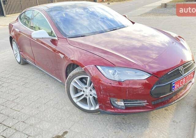 Красный Тесла Модель С, объемом двигателя 0 л и пробегом 174 тыс. км за 9999 $, фото 3 на Automoto.ua