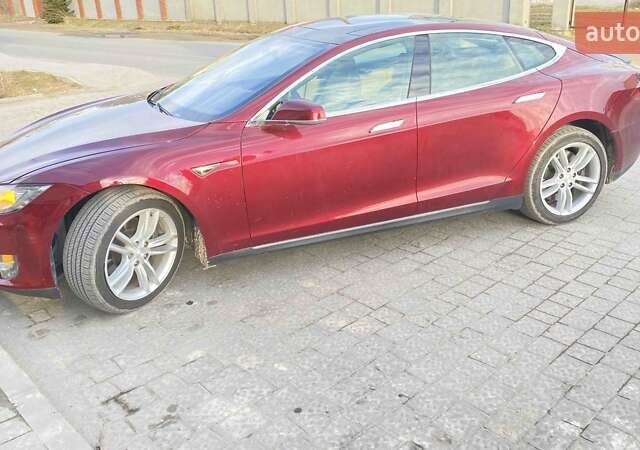 Красный Тесла Модель С, объемом двигателя 0 л и пробегом 175 тыс. км за 9999 $, фото 6 на Automoto.ua