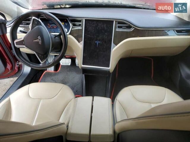 Красный Тесла Модель С, объемом двигателя 0 л и пробегом 175 тыс. км за 9999 $, фото 9 на Automoto.ua