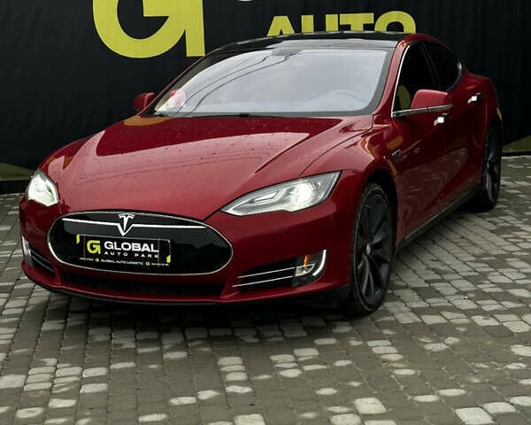 Красный Тесла Модель С, объемом двигателя 0 л и пробегом 306 тыс. км за 10900 $, фото 2 на Automoto.ua