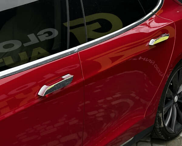 Красный Тесла Модель С, объемом двигателя 0 л и пробегом 306 тыс. км за 10900 $, фото 4 на Automoto.ua