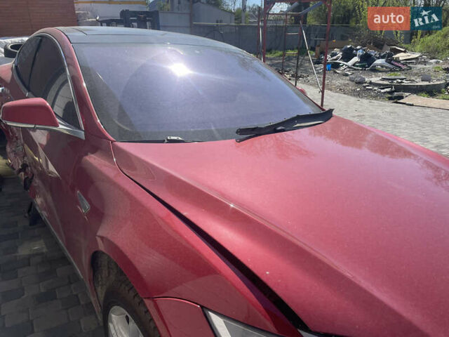 Красный Тесла Модель С, объемом двигателя 0 л и пробегом 215 тыс. км за 7900 $, фото 1 на Automoto.ua