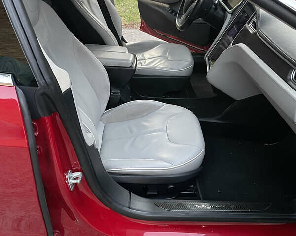 Красный Тесла Модель С, объемом двигателя 0 л и пробегом 199 тыс. км за 13500 $, фото 19 на Automoto.ua