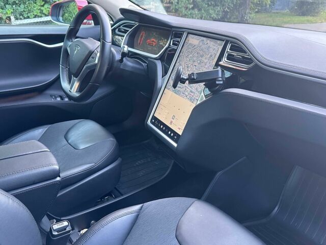 Красный Тесла Модель С, объемом двигателя 0 л и пробегом 119 тыс. км за 14900 $, фото 16 на Automoto.ua