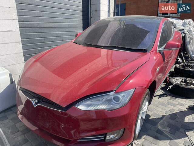 Красный Тесла Модель С, объемом двигателя 0 л и пробегом 215 тыс. км за 7900 $, фото 2 на Automoto.ua