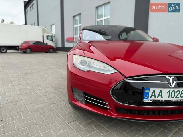 Червоний Тесла Модель С, об'ємом двигуна 0 л та пробігом 115 тис. км за 12500 $, фото 8 на Automoto.ua