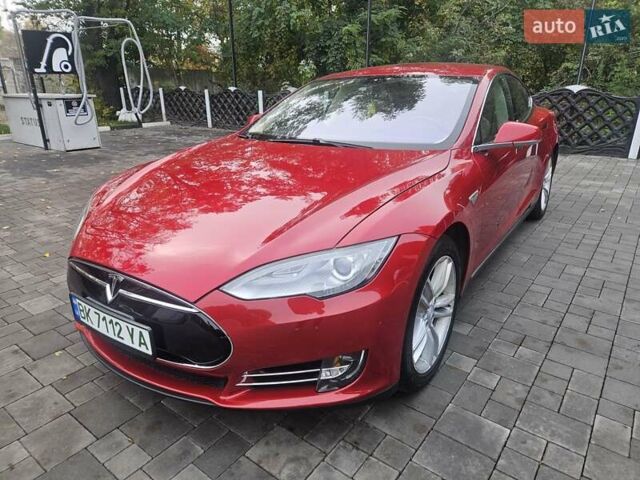 Червоний Тесла Модель С, об'ємом двигуна 0 л та пробігом 69 тис. км за 15988 $, фото 10 на Automoto.ua