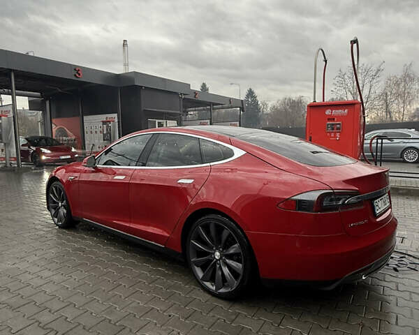 Красный Тесла Модель С, объемом двигателя 0 л и пробегом 306 тыс. км за 11500 $, фото 1 на Automoto.ua