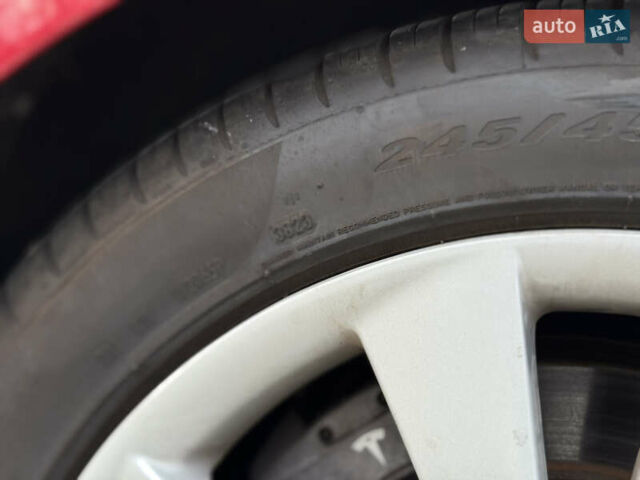 Красный Тесла Модель С, объемом двигателя 0 л и пробегом 319 тыс. км за 9500 $, фото 39 на Automoto.ua