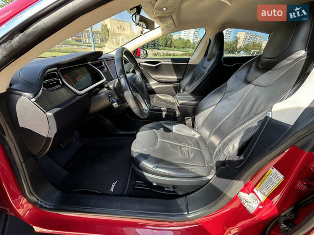 Червоний Тесла Модель С, об'ємом двигуна 0 л та пробігом 188 тис. км за 13900 $, фото 12 на Automoto.ua