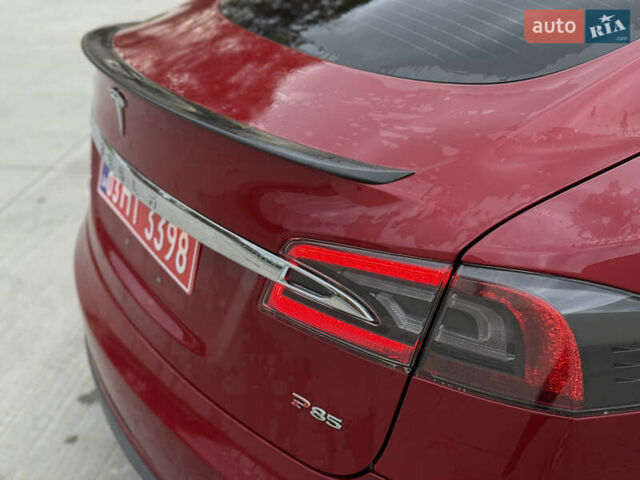 Красный Тесла Модель С, объемом двигателя 0 л и пробегом 319 тыс. км за 9500 $, фото 8 на Automoto.ua