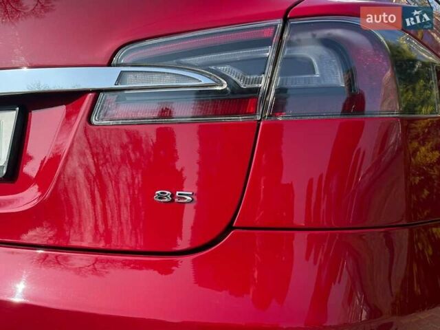 Красный Тесла Модель С, объемом двигателя 0 л и пробегом 75 тыс. км за 16000 $, фото 27 на Automoto.ua