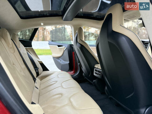 Красный Тесла Модель С, объемом двигателя 0 л и пробегом 319 тыс. км за 9500 $, фото 26 на Automoto.ua