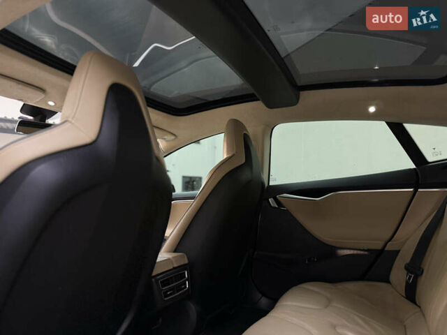 Красный Тесла Модель С, объемом двигателя 0 л и пробегом 319 тыс. км за 9500 $, фото 28 на Automoto.ua