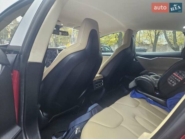Червоний Тесла Модель С, об'ємом двигуна 0 л та пробігом 69 тис. км за 15988 $, фото 14 на Automoto.ua