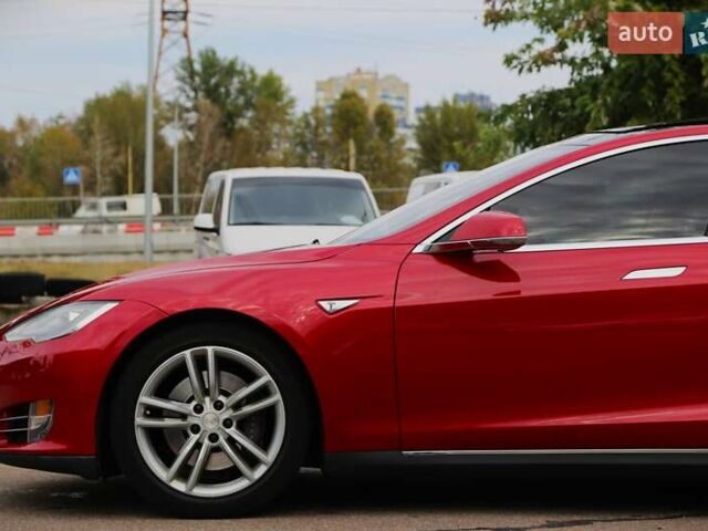 Червоний Тесла Модель С, об'ємом двигуна 0 л та пробігом 132 тис. км за 12900 $, фото 8 на Automoto.ua