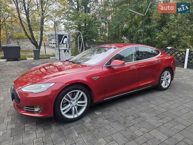 Червоний Тесла Модель С, об'ємом двигуна 0 л та пробігом 69 тис. км за 15988 $, фото 8 на Automoto.ua