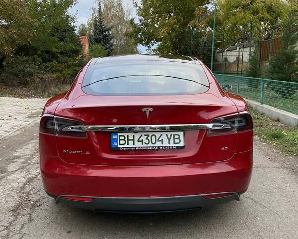 Красный Тесла Модель С, объемом двигателя 0 л и пробегом 179 тыс. км за 14800 $, фото 4 на Automoto.ua