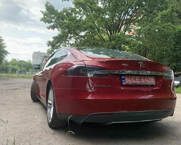 Красный Тесла Модель С, объемом двигателя 0 л и пробегом 293 тыс. км за 11700 $, фото 5 на Automoto.ua