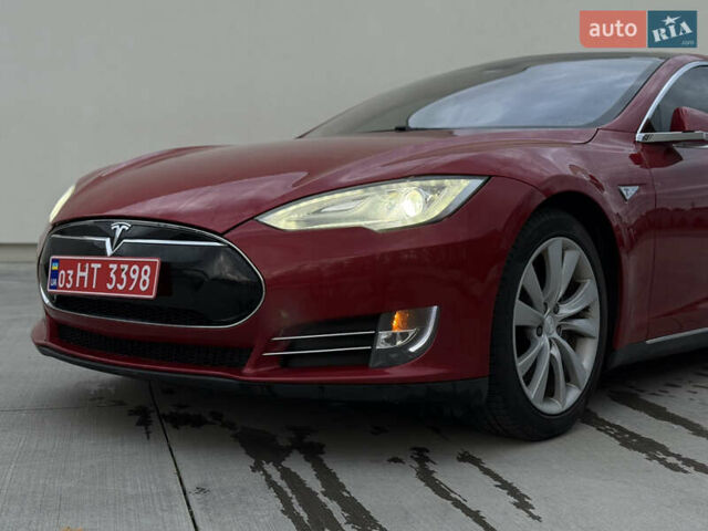 Красный Тесла Модель С, объемом двигателя 0 л и пробегом 319 тыс. км за 9500 $, фото 16 на Automoto.ua