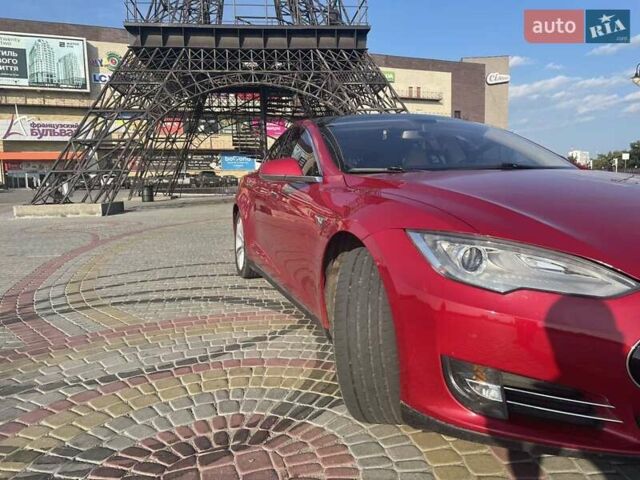 Червоний Тесла Модель С, об'ємом двигуна 0 л та пробігом 150 тис. км за 14999 $, фото 8 на Automoto.ua