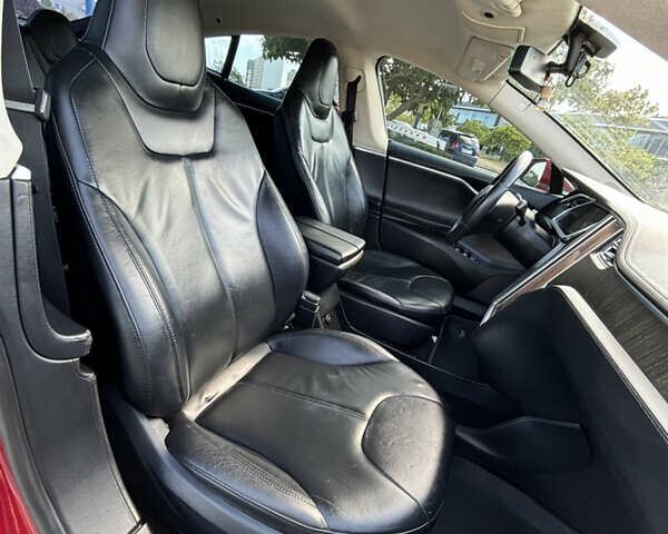 Червоний Тесла Модель С, об'ємом двигуна 0 л та пробігом 188 тис. км за 13900 $, фото 29 на Automoto.ua