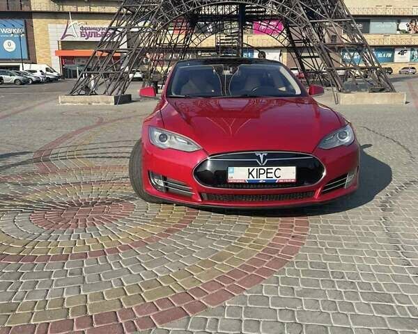 Червоний Тесла Модель С, об'ємом двигуна 0 л та пробігом 150 тис. км за 14999 $, фото 7 на Automoto.ua