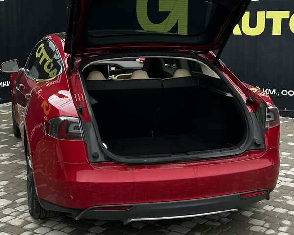 Красный Тесла Модель С, объемом двигателя 0 л и пробегом 306 тыс. км за 10900 $, фото 19 на Automoto.ua