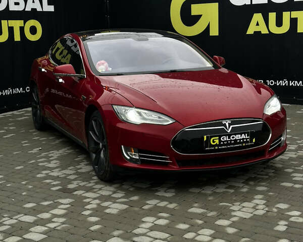 Красный Тесла Модель С, объемом двигателя 0 л и пробегом 306 тыс. км за 10900 $, фото 1 на Automoto.ua